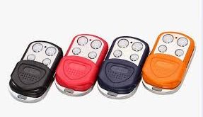 đỗi mã khóa cửa cuốn