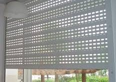 cửa cuốn bị kêu