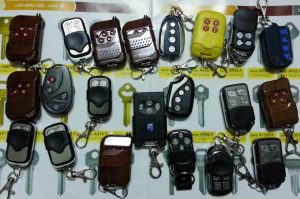 Chuyên Chép REMOTE cửa cuốn quận Đống Đa giá rẻ 