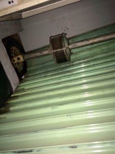 Sửa cửa cuốn lò xo tại nhà giá rẻ nhất nhất