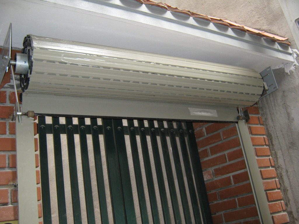 Sửa cửa cuốn nhanh như chớp Hà Nội 