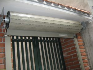 Sửa cửa cuốn nhanh như chớp Hà Nội